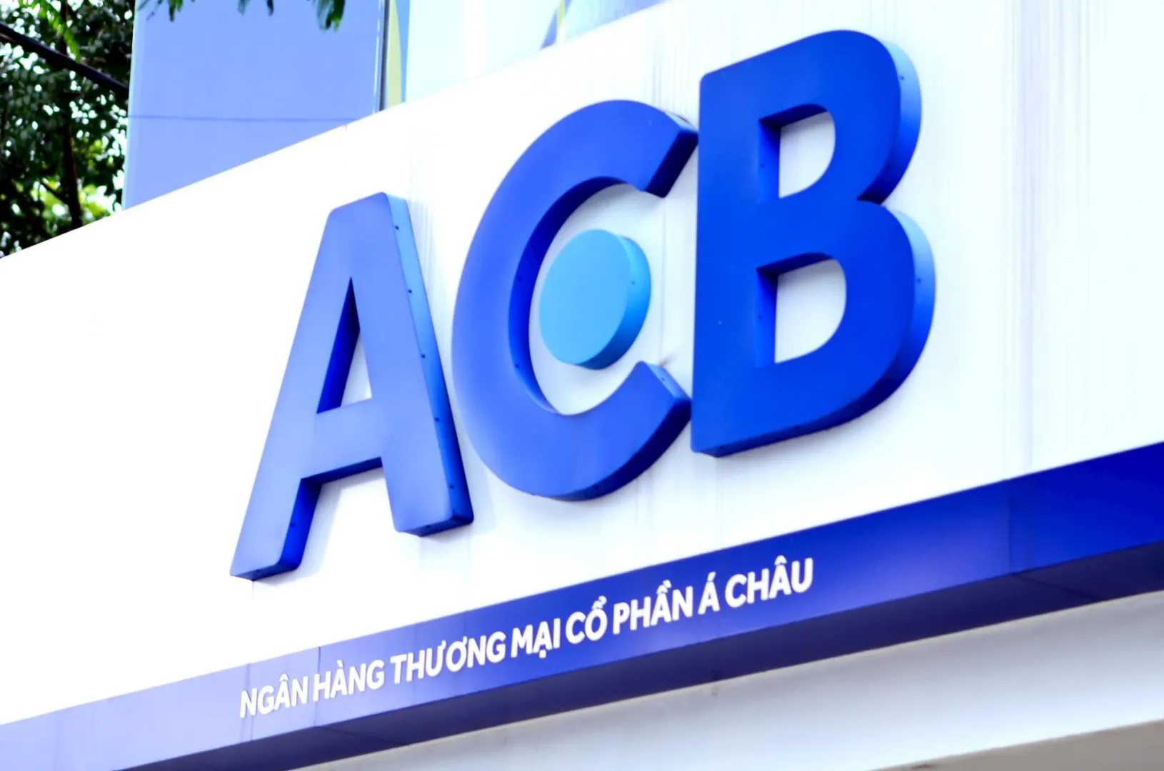 🏦 Tiền đang đổ mạnh vào ACB, cổ phiếu áp sát đỉnh lịch sử: Nhà đầu tư đang nhìn thấy điều gì?