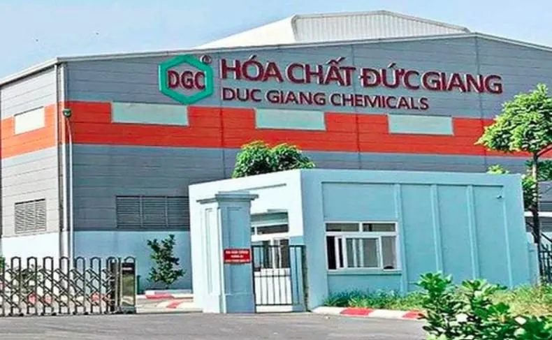 🏭 Hóa chất Đức Giang lùi tiến độ siêu dự án 12.000 tỷ đồng: Nguyên nhân đến từ biến động quốc tế