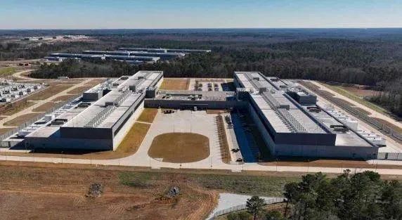 💻💰 1.650 tỷ USD nợ ❝ẩn❞ khiến Thung lũng Silicon choáng váng: Cuộc đua AI đang đẩy Big Tech vào vòng xoáy vay vốn?