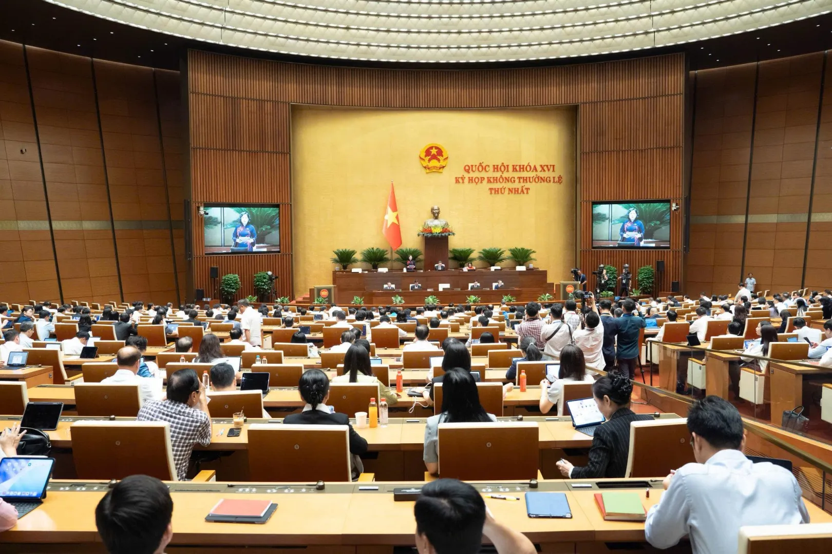 Đại biểu Quốc hội đề nghị làm rõ “tỷ lệ an toàn khác” trong lĩnh vực ngân hàng