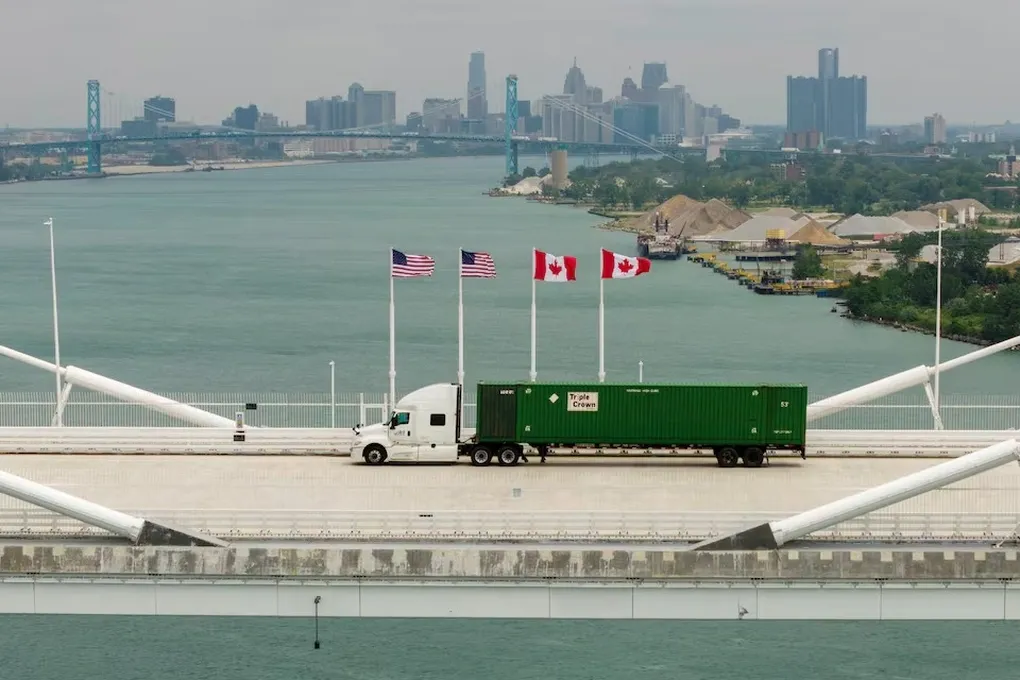 Canada áp thuế trả đũa với 20 tỷ USD hàng hóa Mỹ