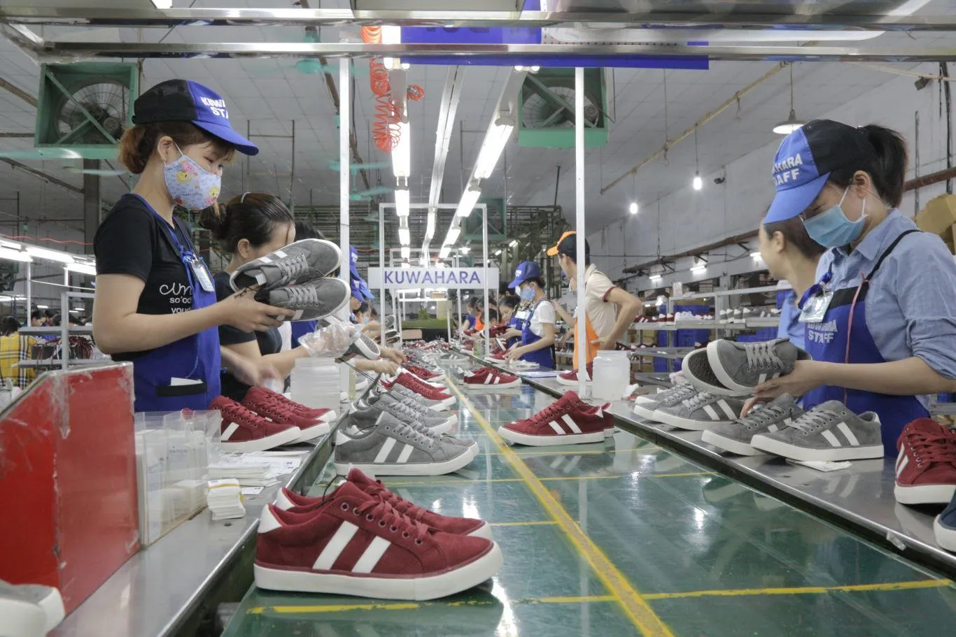 GIẦY THƯỢNG ĐÌNH DÀNH 25 TỶ ĐỒNG TRỢ CẤP CHO 443 LAO ĐỘNG KHI DI DỜI NHÀ MÁY