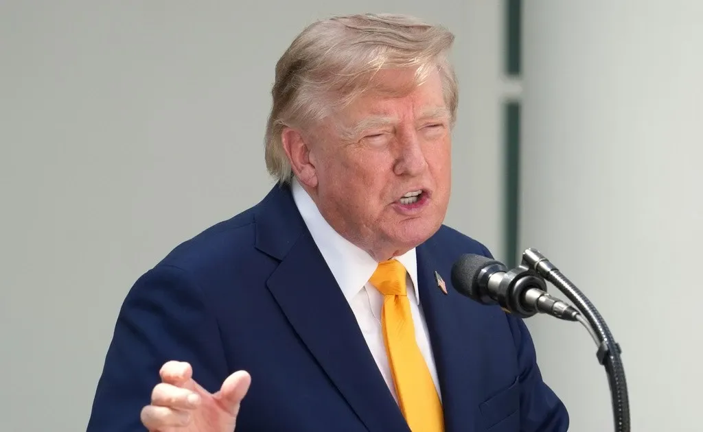 Trump hứa tặng 5.000 USD cho mỗi người Mỹ nếu đảng Cộng hòa giữ quyền kiểm soát Quốc hội