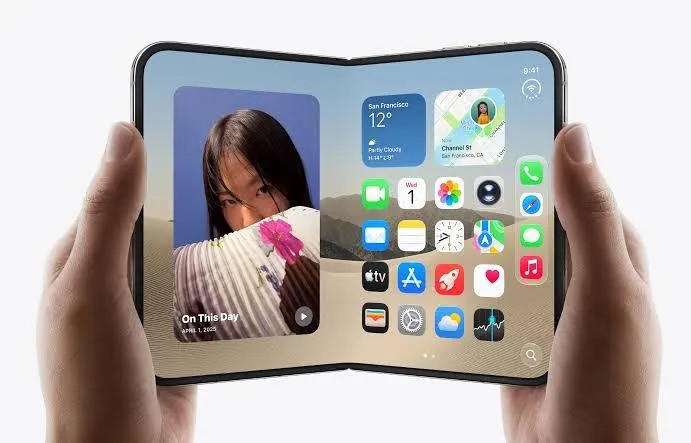 Apple ra mắt iPhone gập đầu tiên, Samsung đáp trả bằng những thông điệp đầy ẩn ý