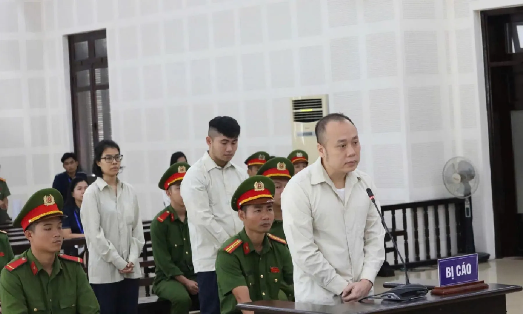 Tuyên án chung thân giám đốc công ty mang tiền của 7.000 khách hàng đi đầu tư chứng khoán rồi thua lỗ