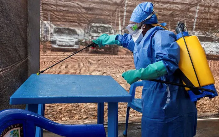 Chính trị gia bị hàng xóm đánh chết chỉ vì kêu gọi người dân phòng chống đại dịch Ebola