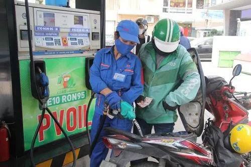 Doanh nghiệp tự quyết giá xăng dầu: Bộ Công Thương sẽ dùng hệ thống dữ liệu để cảnh báo bất thường