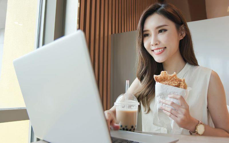 Làm freelance nhưng không tự do – Bẫy thu nhập trong tài chính Gen Z