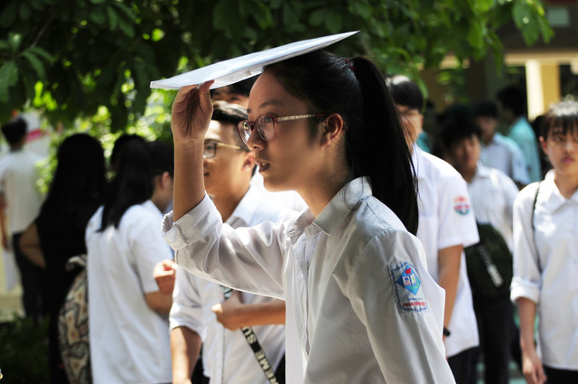 Đáp án đề thi môn chuyên Địa lí trường THPT chuyên Khoa học Xã hội và Nhân văn