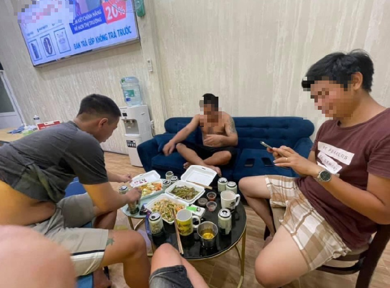 Bình Phước: 4 người tụ tập ăn nhậu còn đăng hình lên Facebook