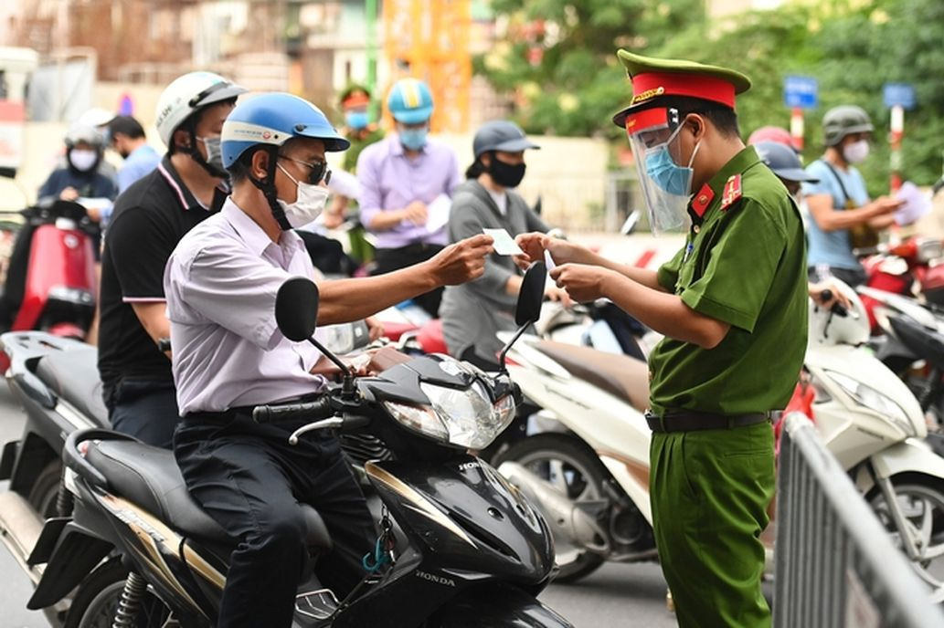 Hà Nội: Từ 8/9, người dân ở nhà nếu không có việc cấp thiết và không có giấy đi đường mới