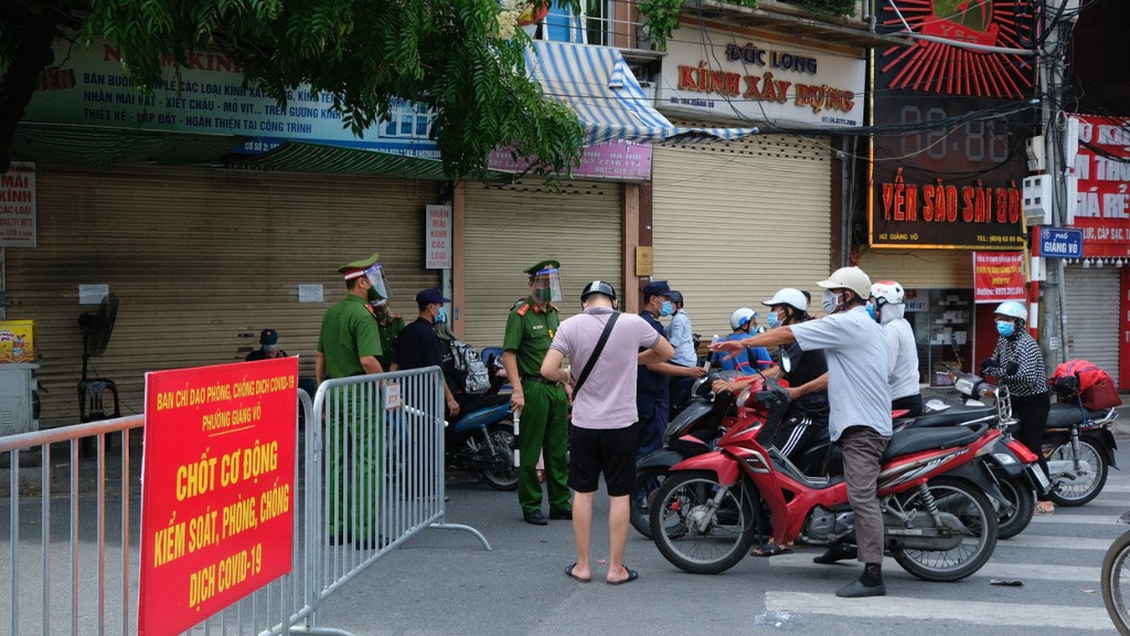 Hà Nội: Tiếp tục sử dụng mẫu giấy đi đường đã cấp và cấp giấy mới kết hợp