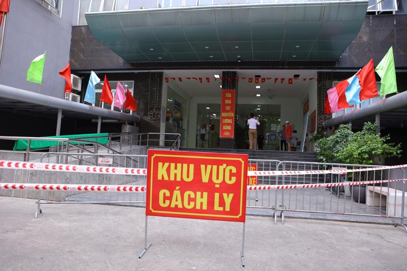 Nóng: Hà Nội phong tỏa tạm thời 3 chung cư Đền Lừ do liên quan tới 15 F0
