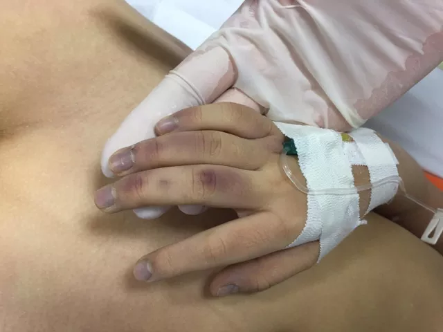 Vụ bé gái 6 tuổi ở Hà Nội bị tử vong nghi do bị bạo hành: Tạm giữ hình sự bố nạn nhân