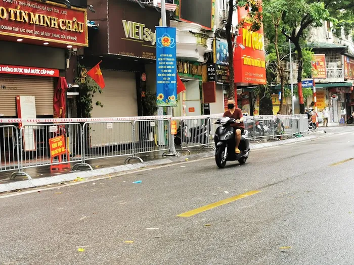 Hà Nội: Bệnh nhân F0 trên phố Trần Nhân Tông tử vong trong tư thế treo cổ tại nhà riêng