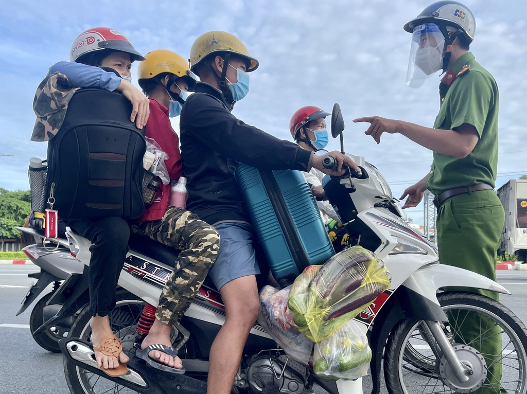 TP. HCM: Chốt 4 nhóm đối tượng được di chuyển giữa thành phố với các tỉnh