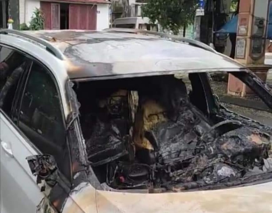 Điều tra nguyên nhân xe Volkswagen Tiguan 7 bốc cháy trong đêm