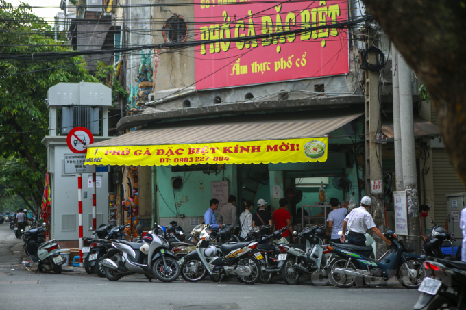 Nóng: Hà Nội cho phép cửa hàng ăn uống được phục vụ tại chỗ từ 6h ngày 14/10