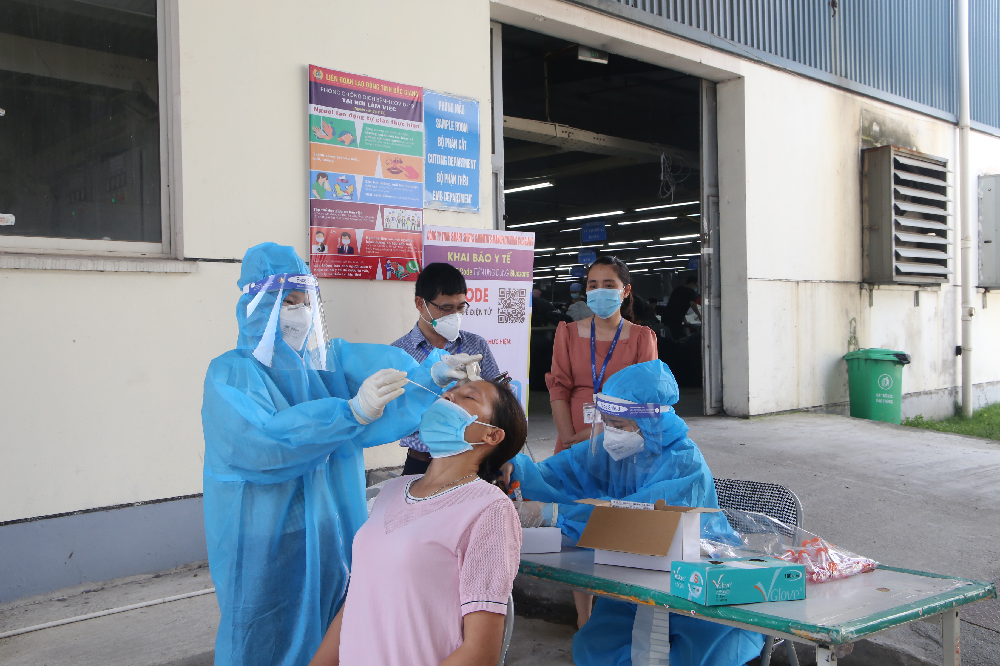 Hà Nội: Phong tỏa công ty có 87 công nhân test nhanh dương tính SARS-CoV-2