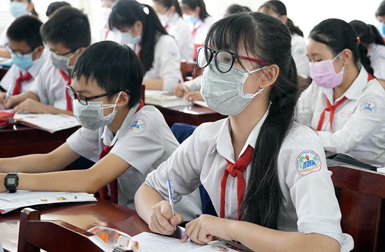Hà Nội điều chỉnh việc tổ chức dạy học khối THPT, chỉ cho lớp 12 học trực tiếp
