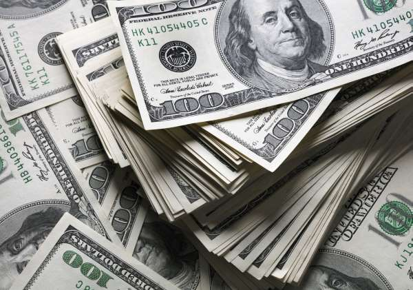 Tỷ giá USD tăng mạnh ở cả ngân hàng lẫn thị trường tự do