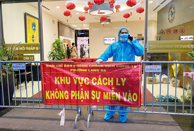Hà Nội: F0 cộng đồng tăng vọt, 1 quận và 13 xã/phường chuyển cấp độ dịch 'nguy cơ cao'