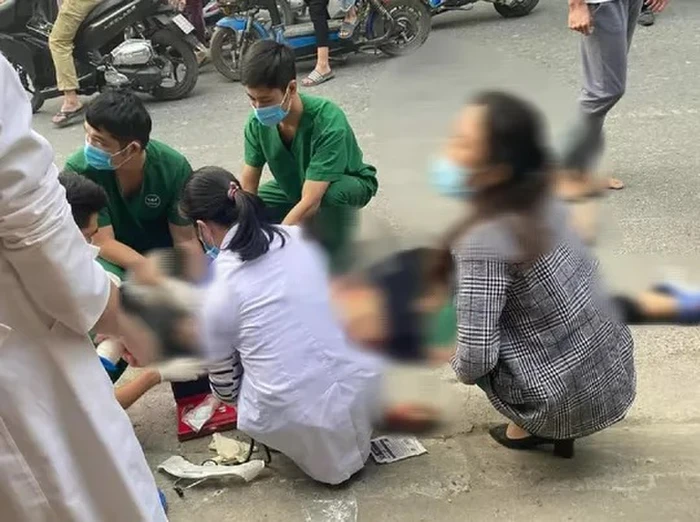 Nam sinh lớp 11 dùng dao bấm đâm tử vong bạn cùng tuổi