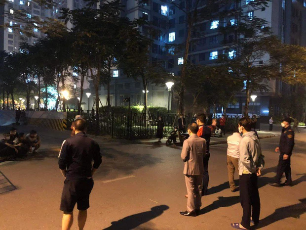 Hà Nội: Rơi từ tầng cao chung cư xuống đất, bé trai lớp 6 tử vong