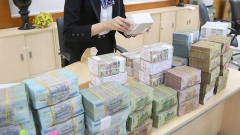 Kích cầu tín dụng, các ngân hàng đua nhau giảm lãi suất cho vay cuối năm