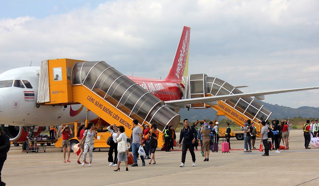 Việt Nam chưa mở lại đường bay quốc tế do Covid-19 đang diễn biến khó lường