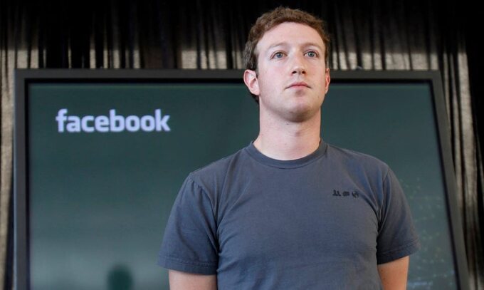 Chặn tài khoản của Trump, Facebook yêu cầu nhân viên không mặc đồng phục ra đường