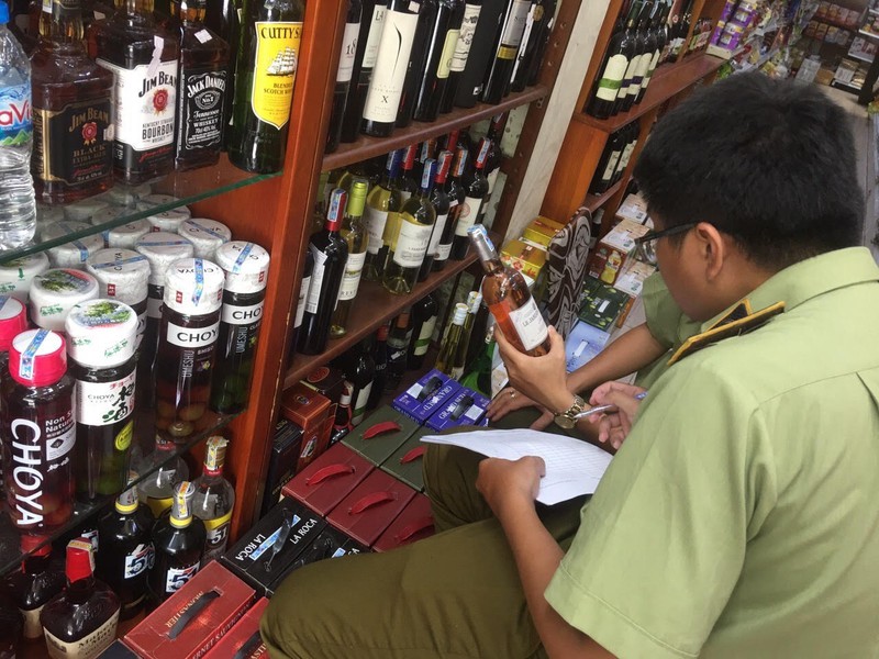 Nhiều đối tượng sử dụng thông tin giả để kinh doanh hàng lậu qua mạng 