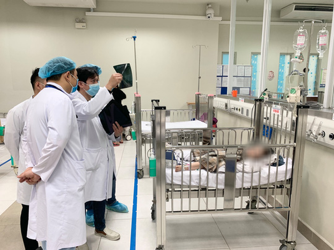 Sức khỏe của bé gái rơi từ tầng 12 hiện tại ra sao?