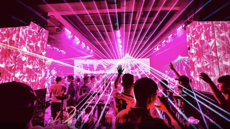 TP. HCM chưa quyết định ngày mở lại các dịch vụ vũ trường, bar, pub