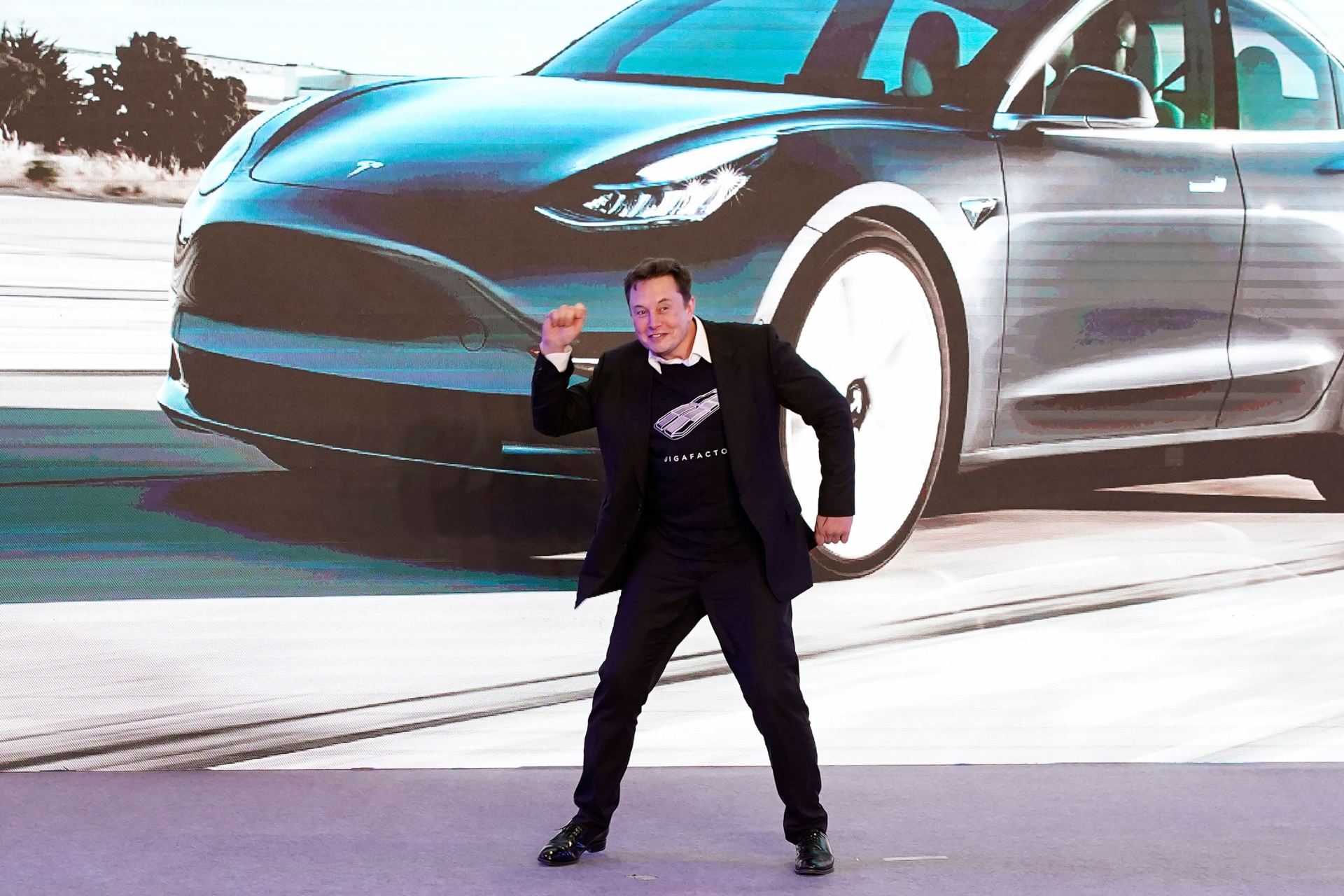 Cổ phiếu Tesla đang trong thời kỳ 'bong bóng' và sẽ nhanh chóng đi xuống?
