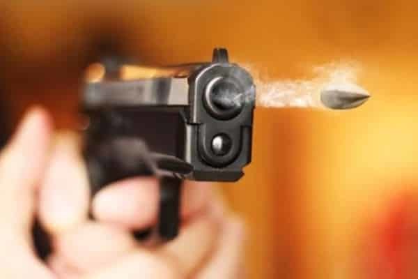 Mâu thuẫn tại tiệc cưới, người đàn ông nổ súng bắn chết người cùng bàn