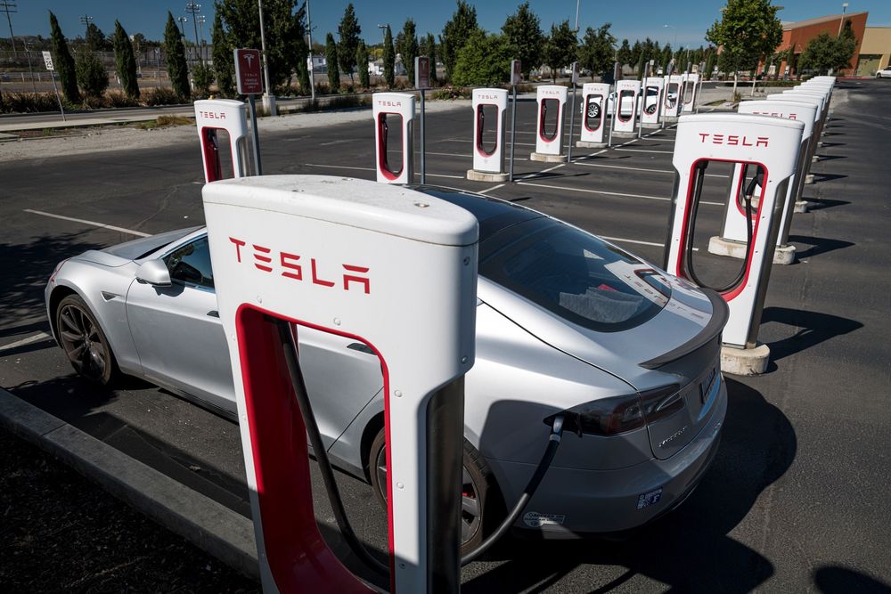 Doanh số của Tesla cao kỷ lục trong quý I/2021