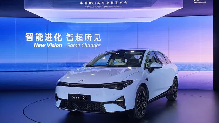 Đối thủ của Tesla ở Trung Quốc ra mắt mẫu xe điện tự hành mới