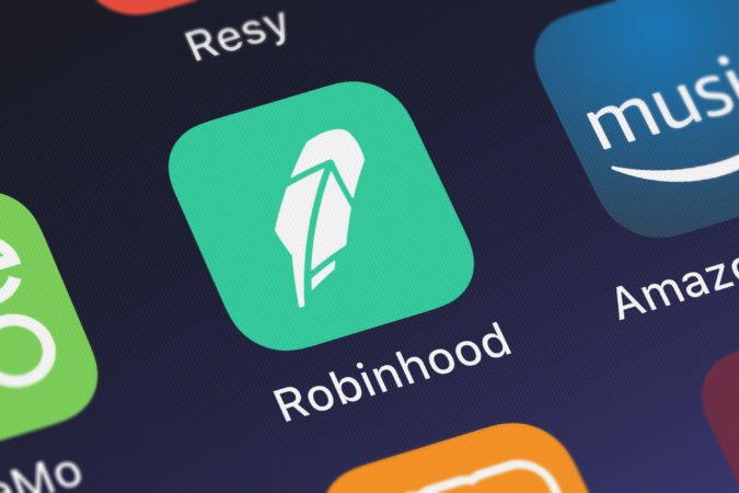Ứng dụng tài chính Robinhood và Coinbase đứng đầu Appstore của Apple