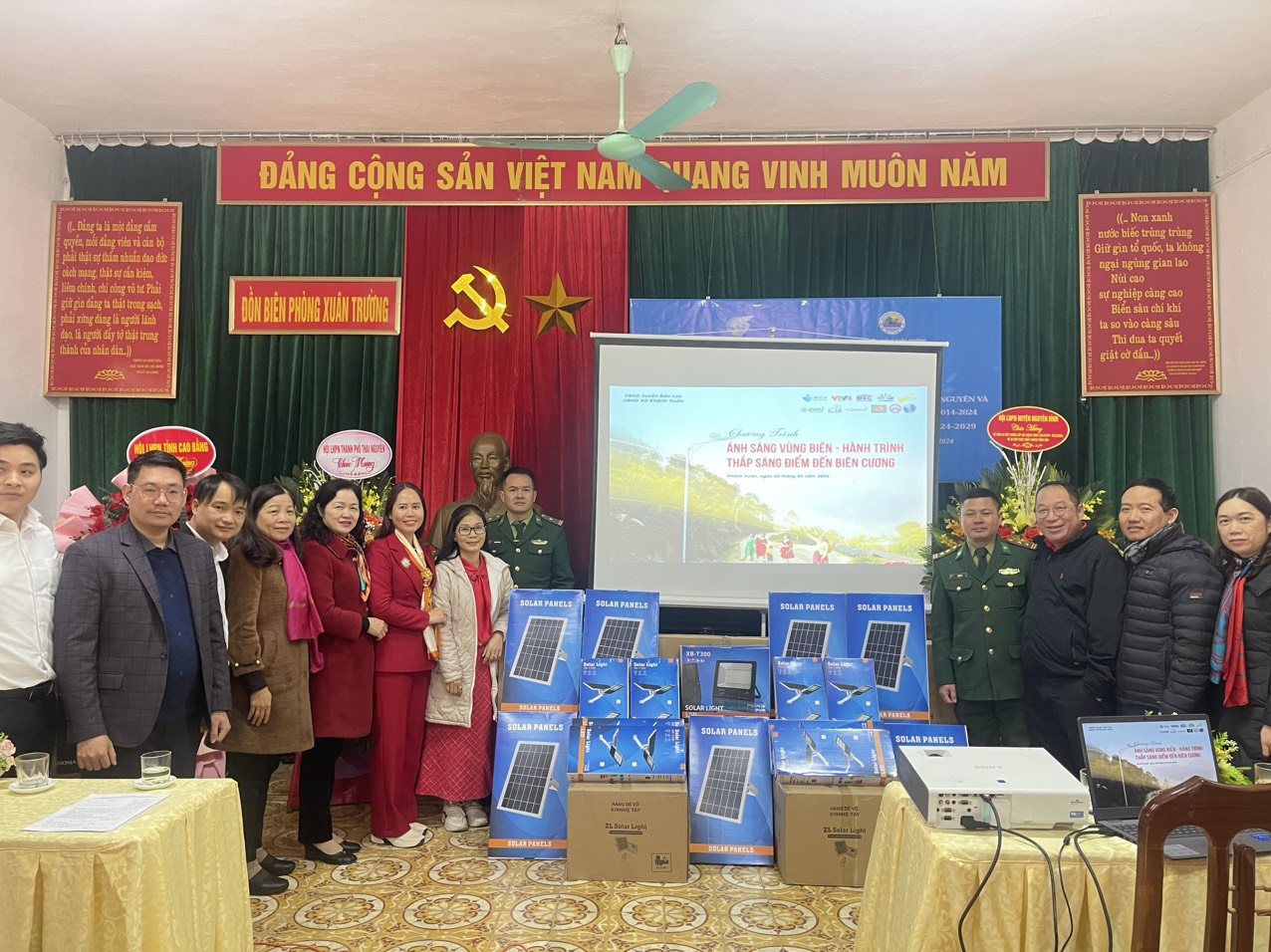 Quỹ từ thiện Next-G Foundation: Thắp sáng những con đường cho bà con biên cương tỉnh Cao Bằng