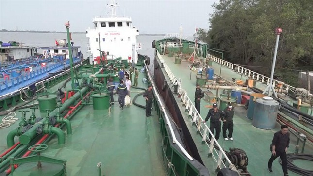 Vụ buôn lậu xăng giả: Chuyển CQĐT Bộ Quốc phòng điều tra hành vi đưa hối lộ