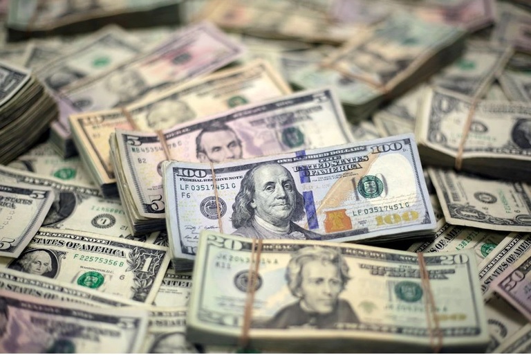 Mỹ chặn nguồn cung USD cho Nga