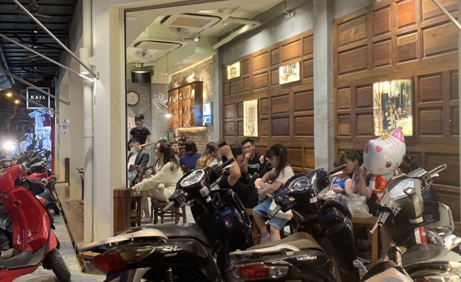 Hà Nội: Hàng quán không phải đóng cửa trước 21 giờ