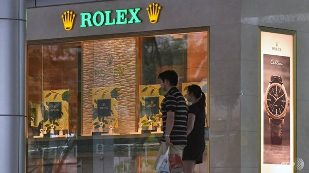 Thụy Sĩ cấm xuất hàng xa xỉ tới Nga, Italy thu tài sản doanh nhân Nga