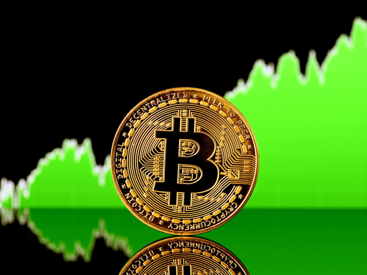 Giá Bitcoin ngày 28/3: Bitcoin bùng nổ, vượt ngưỡng 46.000 USD