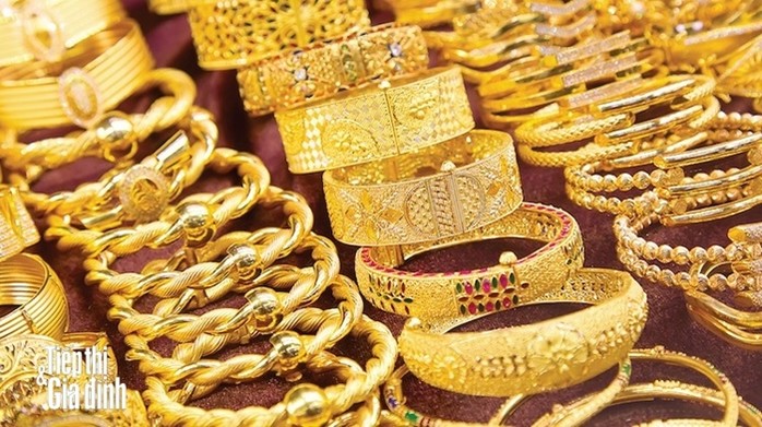 Giá vàng SJC tiếp tục tăng, tiến sát mốc 70 triệu đồng/lượng