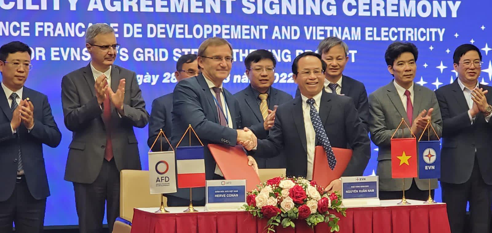 Pháp hỗ trợ tăng cường lưới điện của EVN tại miền Nam Việt Nam