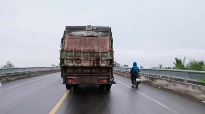 Nghi vấn một công ty luân chuyển rác để 'ăn tiền' 2 lần