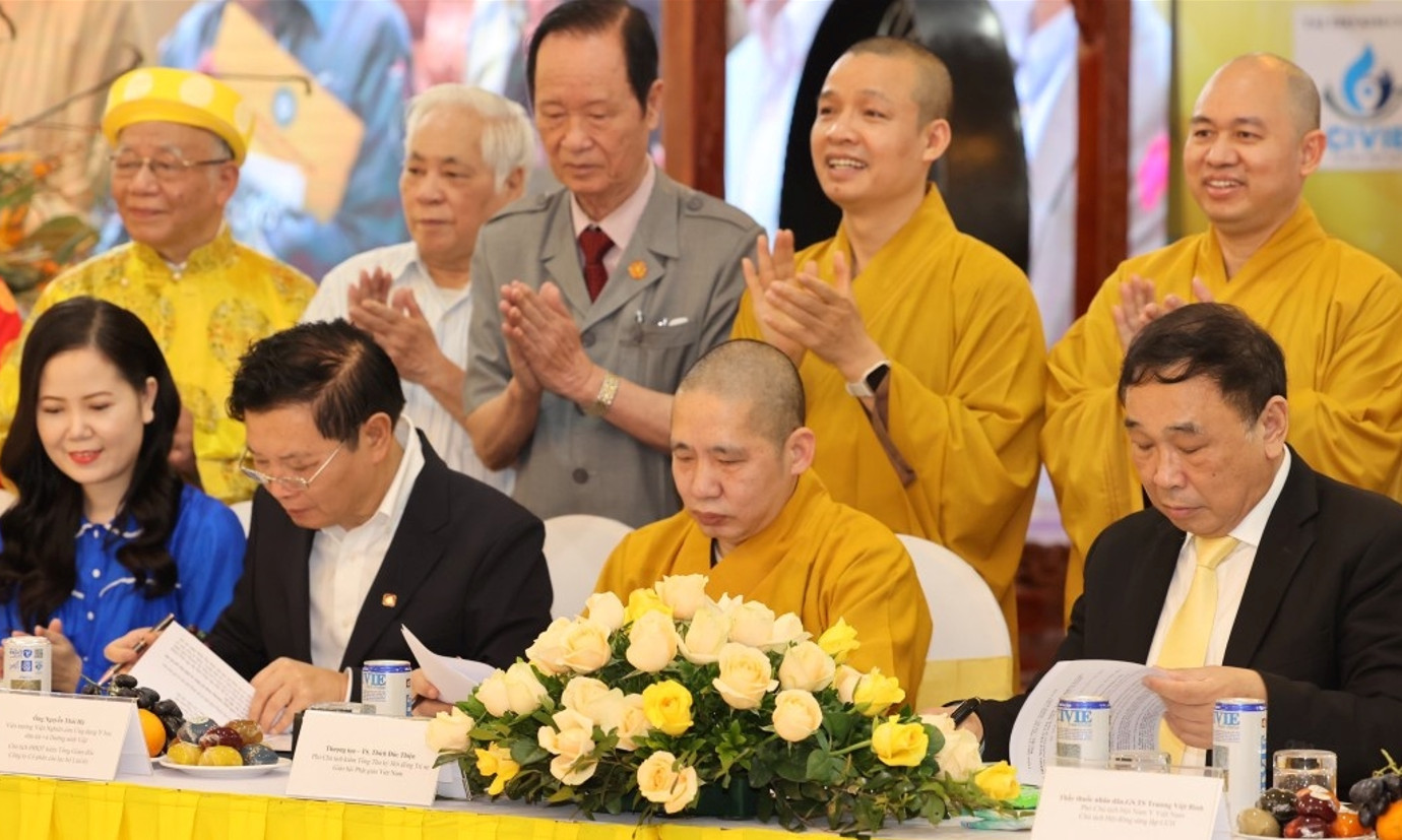 Kế thừa và phát huy cội nguồn văn hóa Việt Nam và y học cổ truyền
