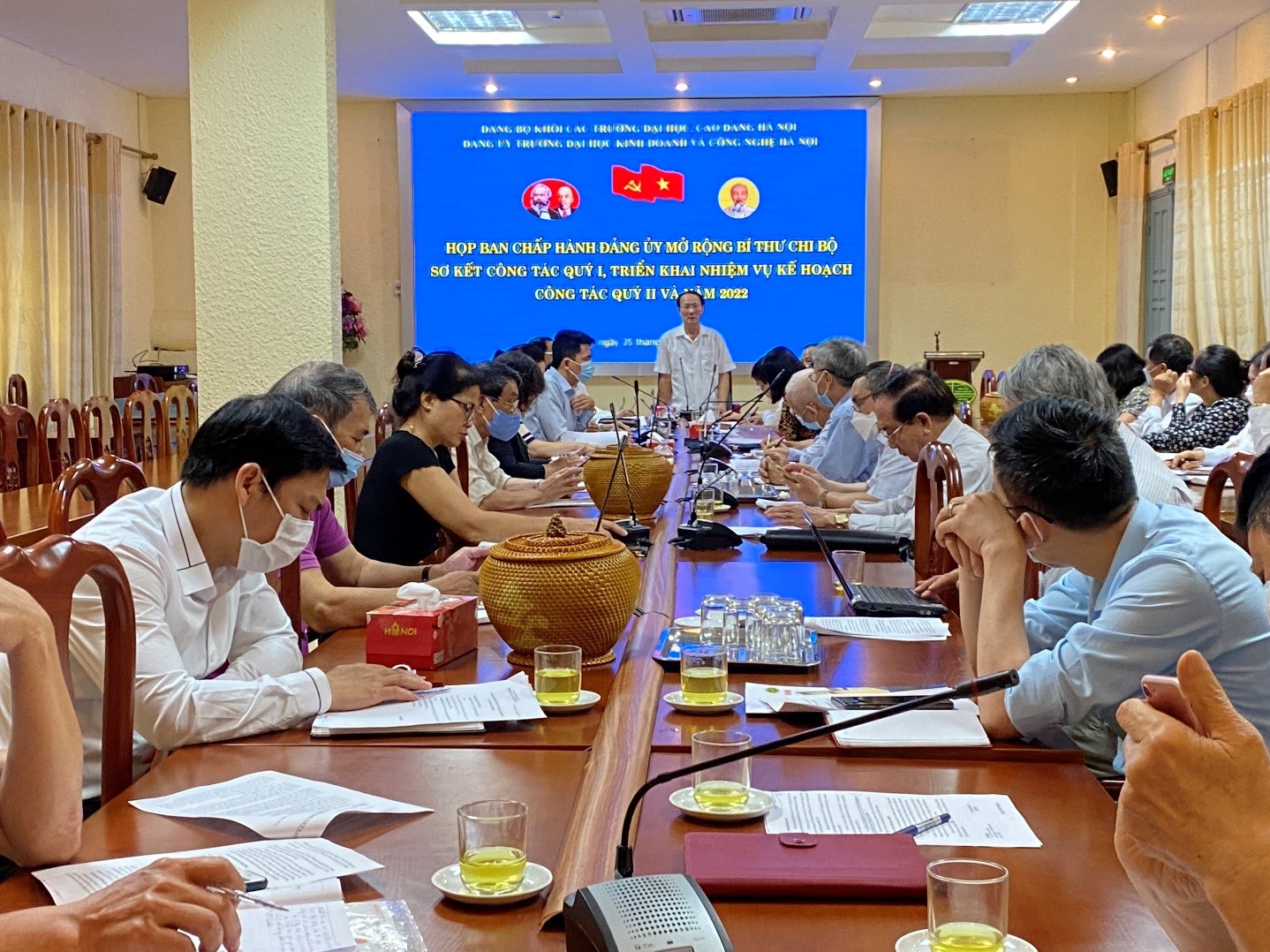 Đảng ủy Trường Đại học Kinh doanh và Công nghệ Hà Nội họp sơ kết công tác quý II, triển khai nhiệm vụ kế hoạch công tác quý II năm 2022
